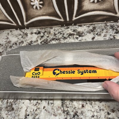Bachmann Plus HO B23-7 Diesel Locomotive Chessie System C&O #4127 Pre