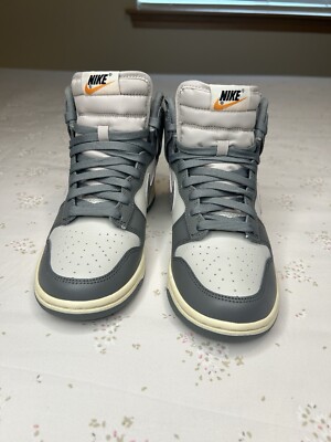Size 6 - Nike Dunk SE High Light Bone