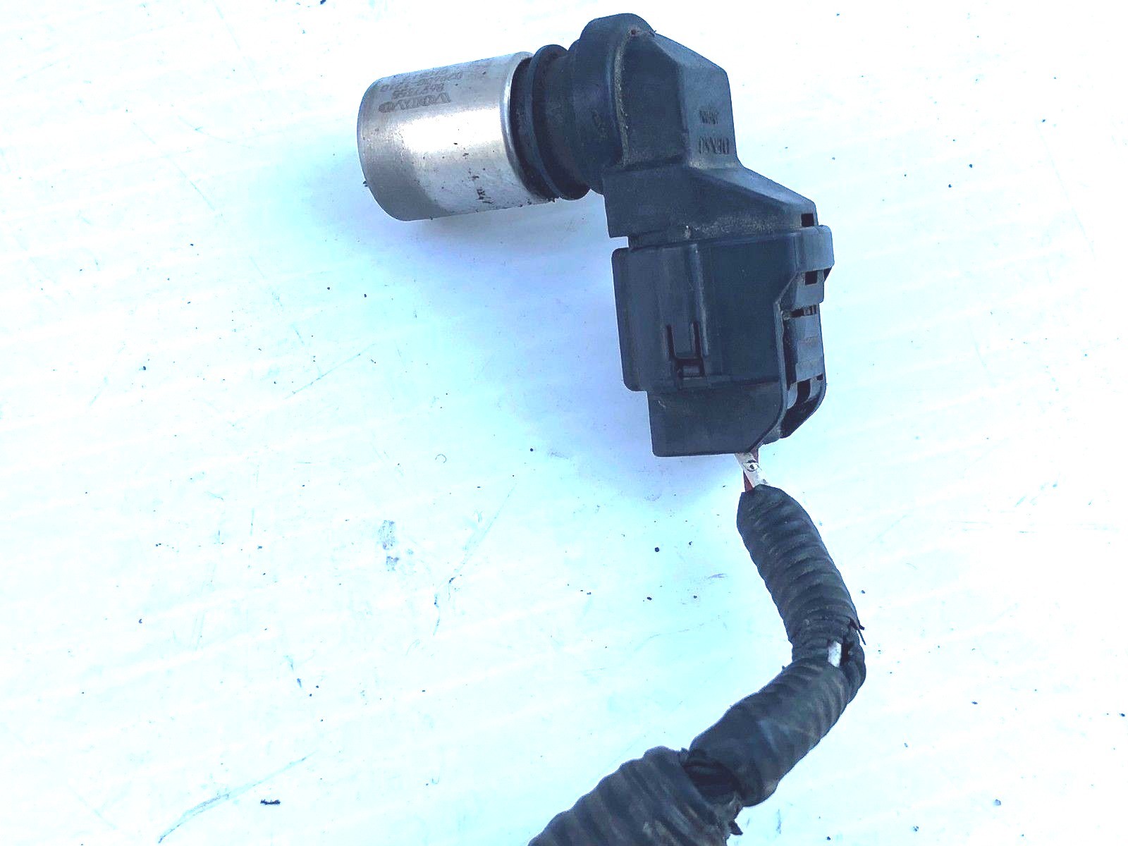 2002 2010 Volvo C70 XC90 Crankshaft Position Sensor Unit P/N 8627355