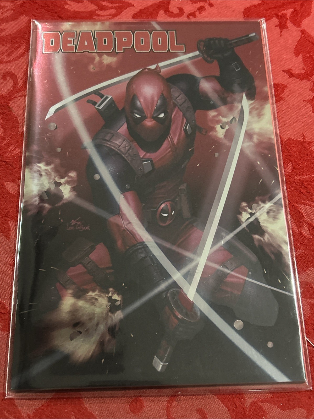 Deadpool #1 - Red Foil InHyuk Lee Cover - Marvel Comics - Bagged/Boarded
