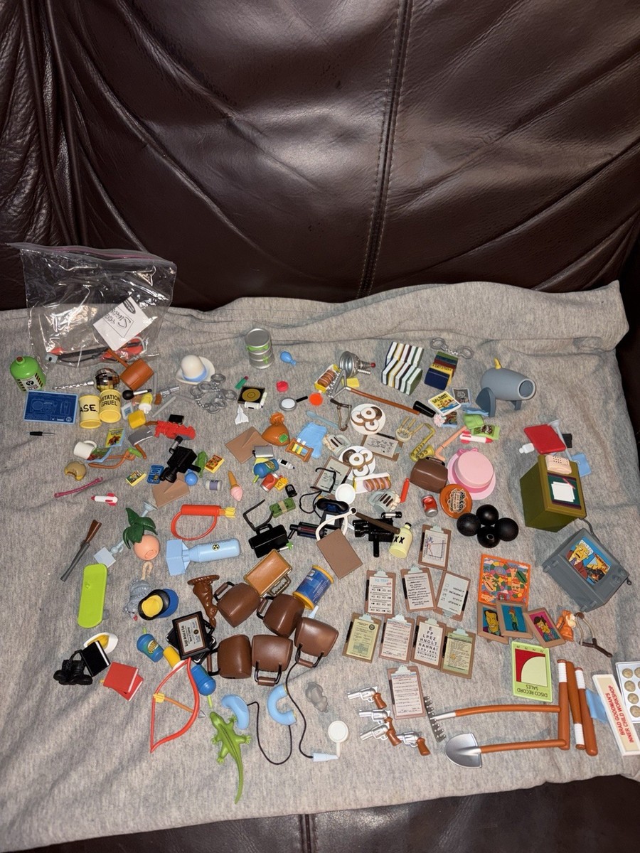 HUGE LOT- Playmates Simpsons World of Springfield —64 Figures +