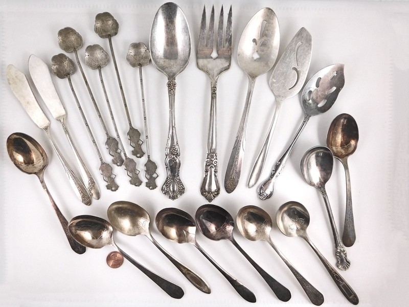 Lot- 21 Vintage Silverplate Flatware, Serving Spoons, Oneida Community, National