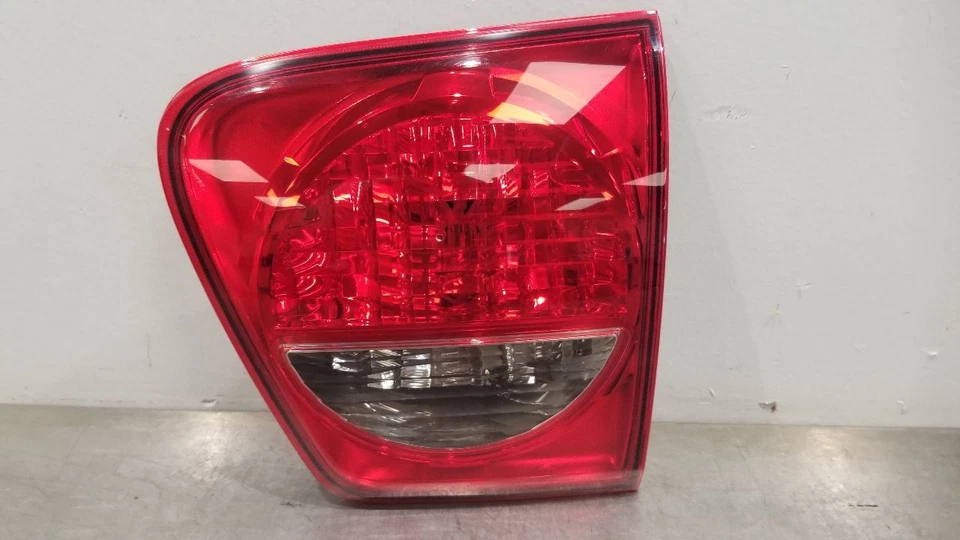 17 LÂMPADA TRASEIRA TOYOTA SEQUOIA PASSAGEIRO DIREITO - Imagem 2 de 4