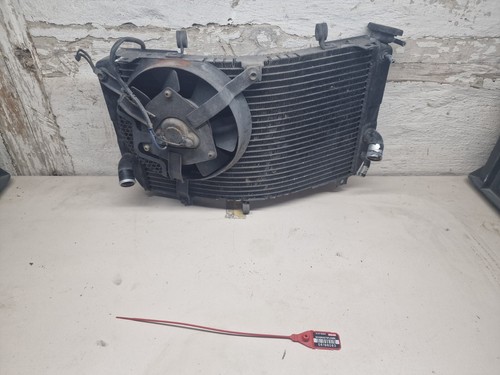 Suzuki GSXR 600 750 Kühler mit Lüfter K1 K2 K3 WVBG R 8083