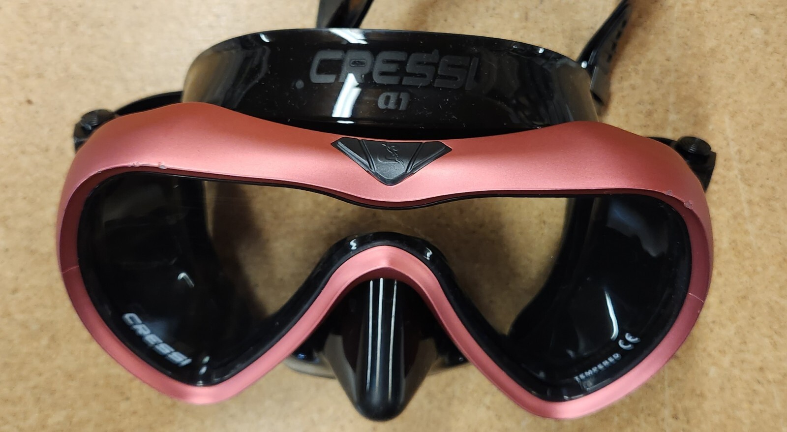 Cressi A1 Dive Mask, Black/Pink/Clear International Society of