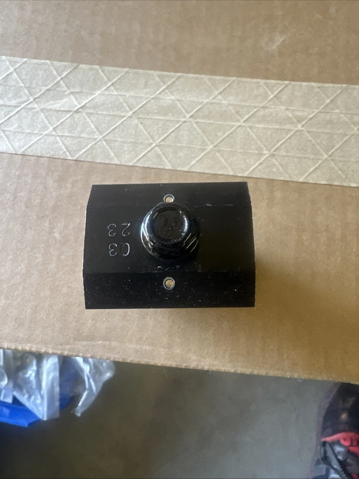 EcoFasten Rev A Mid Clamp Blk CF/RF — 第 3/4 张图片