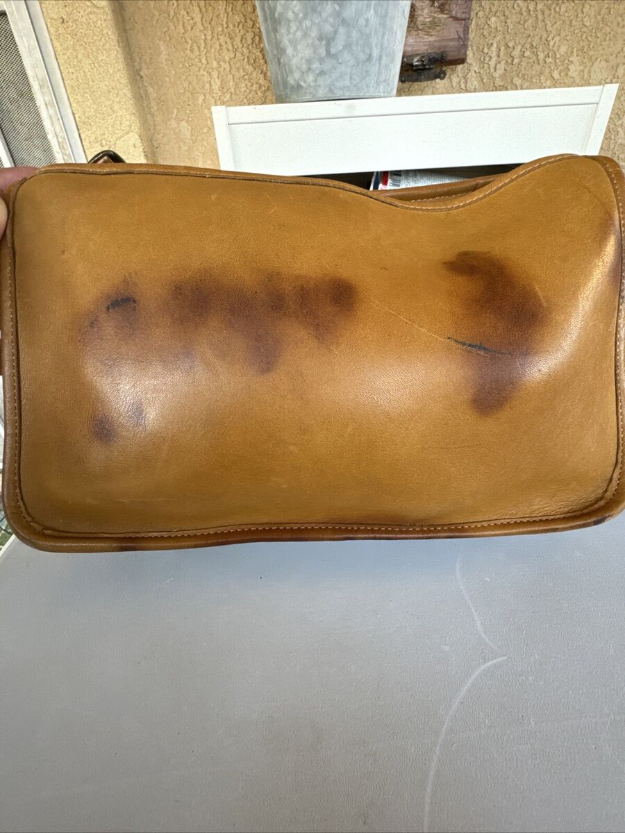 Vintage Coach Leather Zippered Clutch/Basic Bag Crossbody Vintage Coach Leather Zippered Clutch/Basic Bag Crossbody
