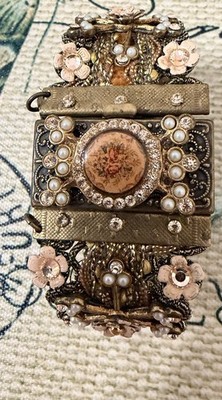 Michal Negrin Rhinestone Enamel Lace peach & pearl Flowered