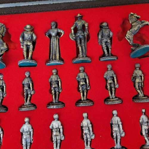 Juego de ajedrez vintage Italfama DON QUIJOTE piezas enchapadas en plata y bronce años 60 - Imagen 14 de 22