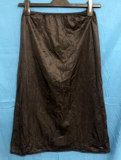 VTG DAWN TO DUSK Thin Silky NYLON Lace Trim Side Slit BLACK HALF SLIP Sz M 27/29