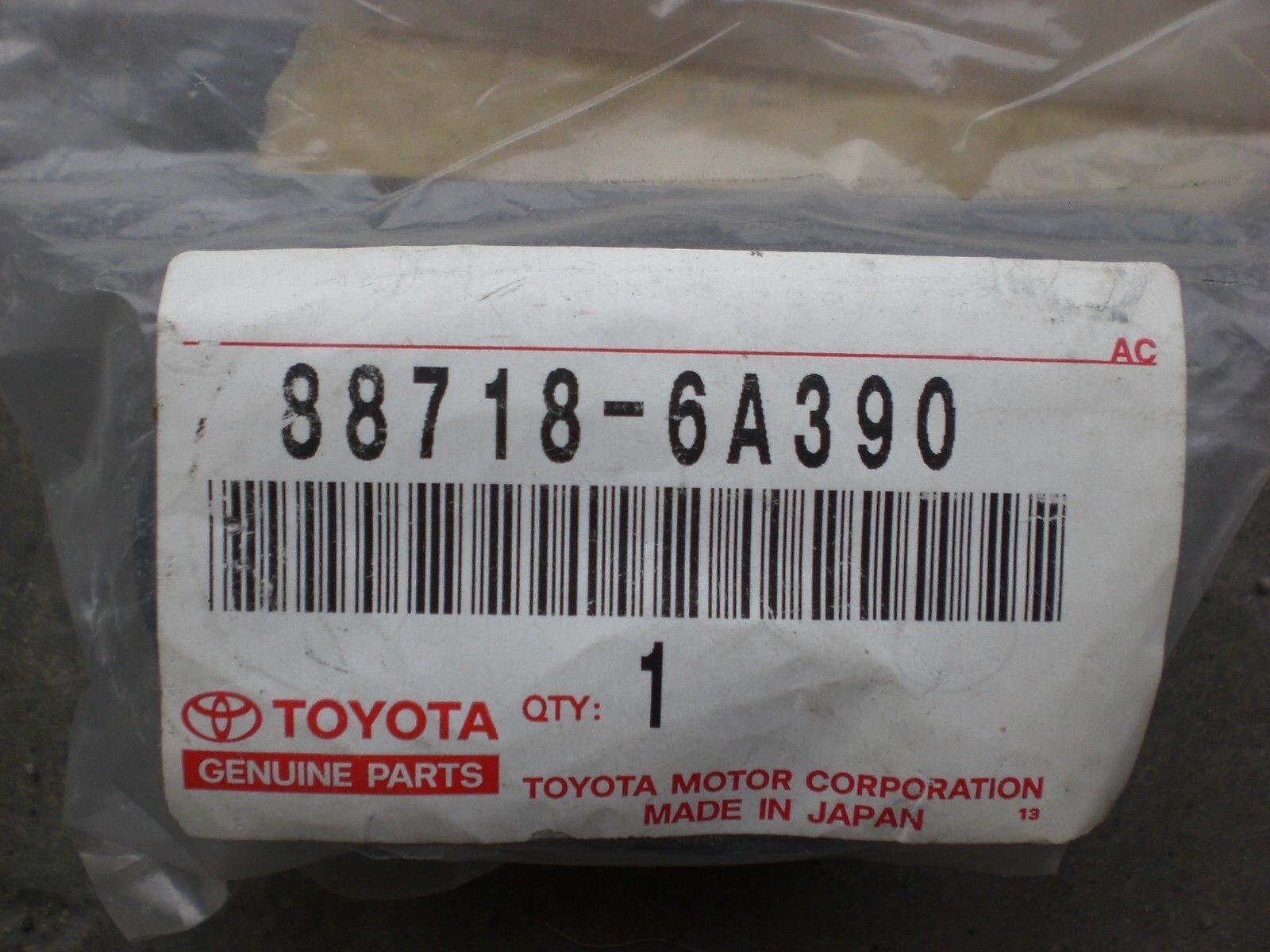 TOYOTA LEXUS AIR CONDITIONING LINE CLAMP 887186A390 LANDCRUISER LX470