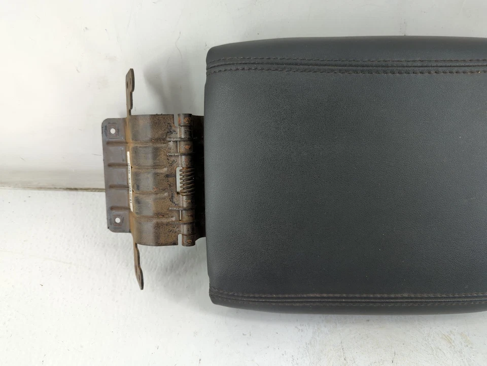 Ford Taurus 2010-2012 consola central reposabrazos cubierta tapa negra TU12A Foto 2 de 4