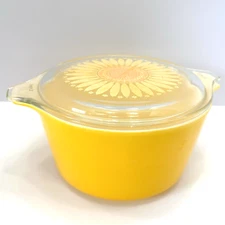 Vintage Pyrex Sunflower Daisy 1 QT #473 Casserole Dish With Daisy Glass Lid