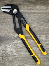 DeWalt Push Lock Adjustable Pliers 10" DWHT74427