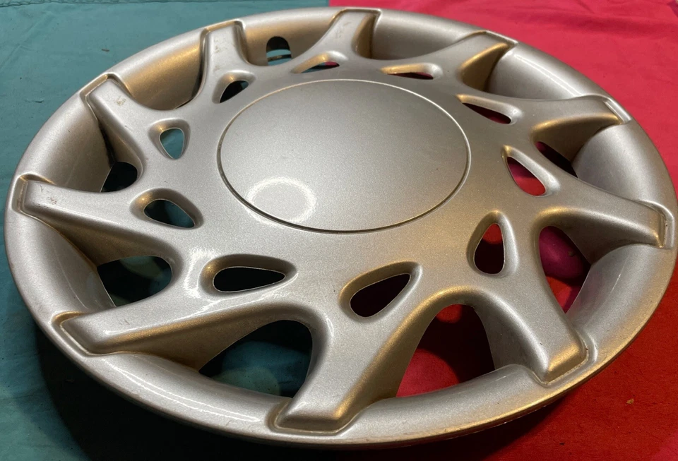 Dodge Plymouth 1995 neón 501 13" 10 grande ranura pequeña tapacubos cubierta de rueda 4684051 Foto 3 de 4