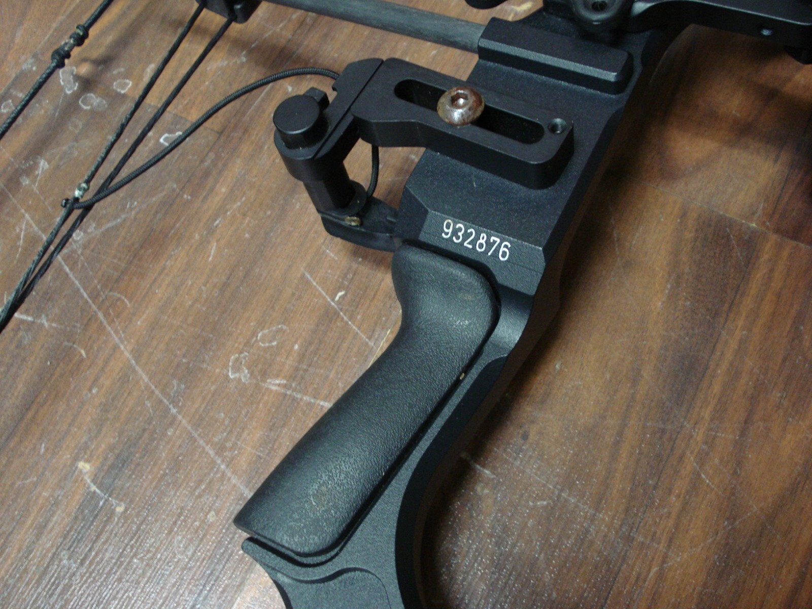 MISSION BY MATHEWS UX2 RIGHTHANDED COMPOUND BOW WITH CASE eBay