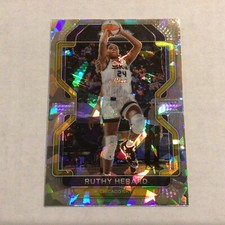 2022 Panini Prizm WNBA Cracked Ice version #4 Ruthy Hebard - Chicago Sky