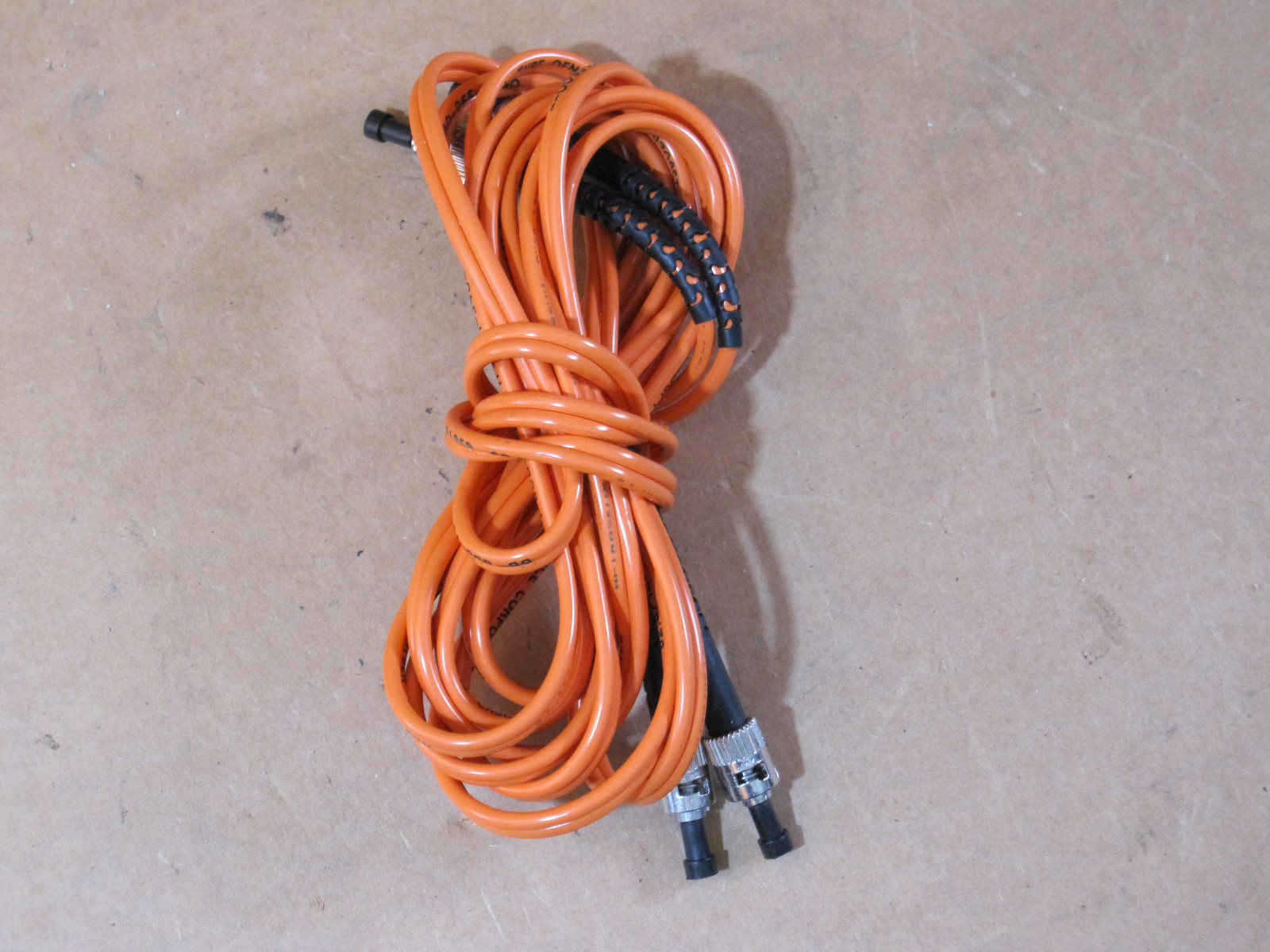Optical Cable Corporation AX02-030N-W Series 62.5/125UM ULTRA-FOX RISER ...