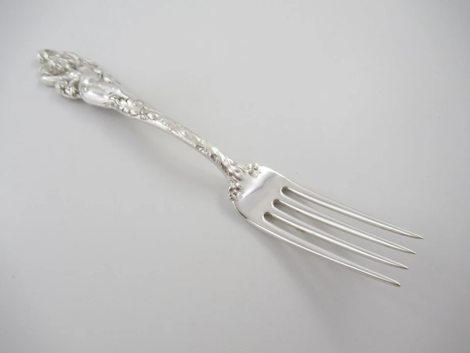 Tenedor de cena desarmado Reed & Barton Love cubiertos de plata de ley 7-3/4" Foto 4 de 4