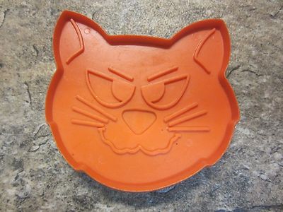 Hallmark Cat Face Cookie Cutter, Orange Plastic Halloween Kitty