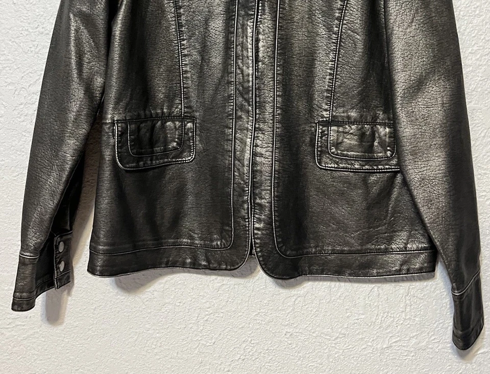 Chaqueta de cuero sintético negra Susan Graver medidas abrigo con cremallera completa forrado medio Foto 3 de 4