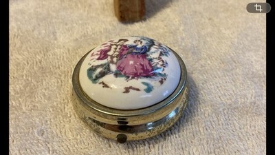 Vintage 3-Section Pill Box Unmarked With Man & Woman Of Lid