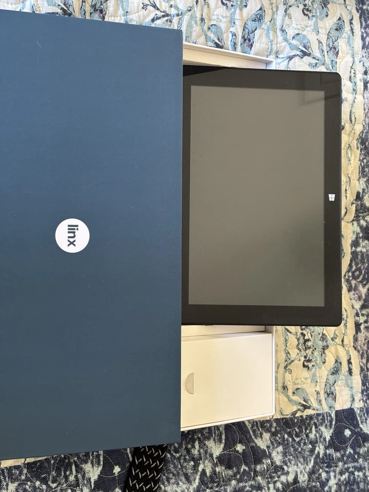 Linz Table - Image 2 of 2