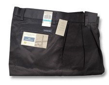 NWT Dockers Mens Signature Khaki Classic Fit Pants Pleated - Size 36W x 31L