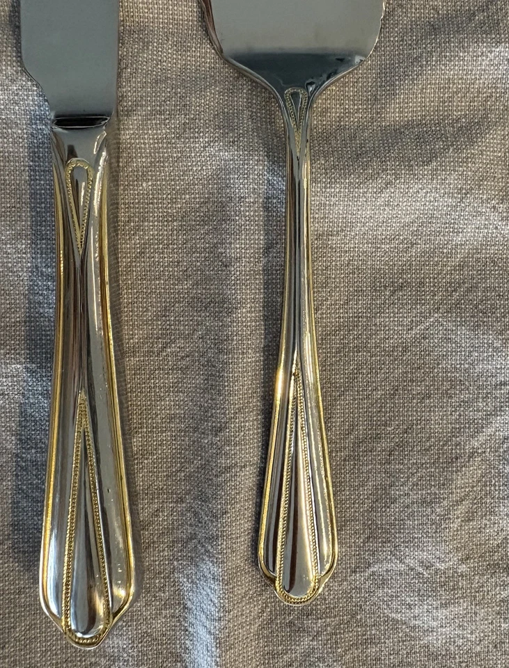 Hampton Silversmiths Stainless W/Gold Accent Wedding Cake/Pie Server And Knife - Image 2 of 4