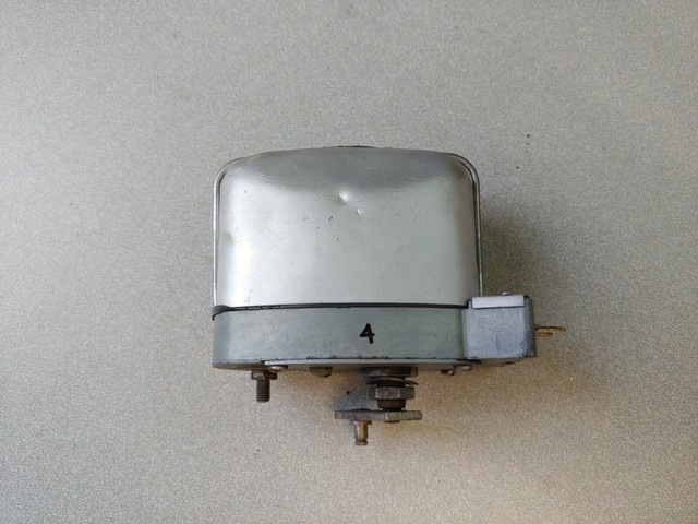 VERY NICE USED ORIGINAL GENUINE VW BEETLE WINDSHIELD WIPER MOTOR 6V SWF
