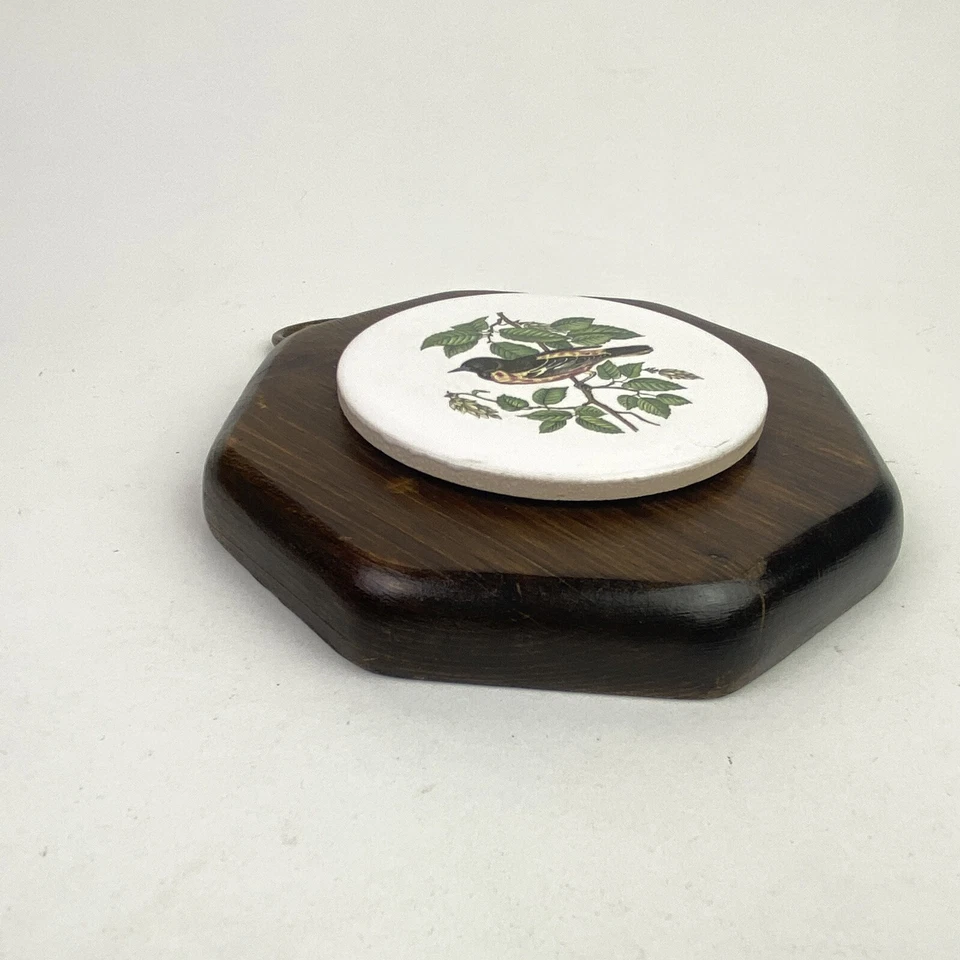 Vtg Wood Mount Framed Round White Tile Baltimore Oriole Bird Wall Plaque Decor - Image 4 of 4