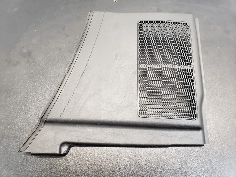 Cubierta de caja de filtro de aire de cabina Audi A4 Quattro 2002-2008 OEM 8E1819447A Foto 3 de 4