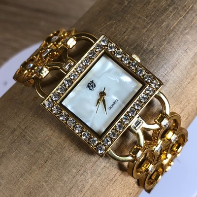 Rare Elizabeth Taylor Elegant Gold Quartz Women\'s Watch Crystals Mother of Pearl Elizabeth Taylor Women Mother of Pearl Pave Bezel Gold Dial  main image 4