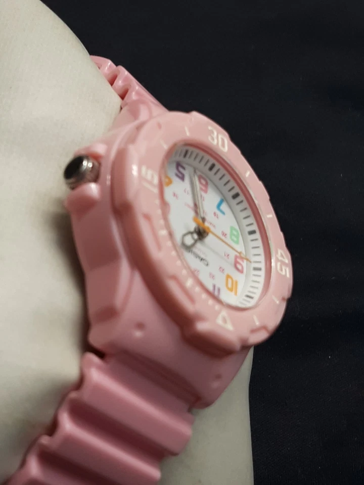 Relógio Casio Feminino 3363 LRW-200H Mergulhador Rosa Arco-íris 7,2" Pulseira Nova Bateria  - Imagem 3 de 4