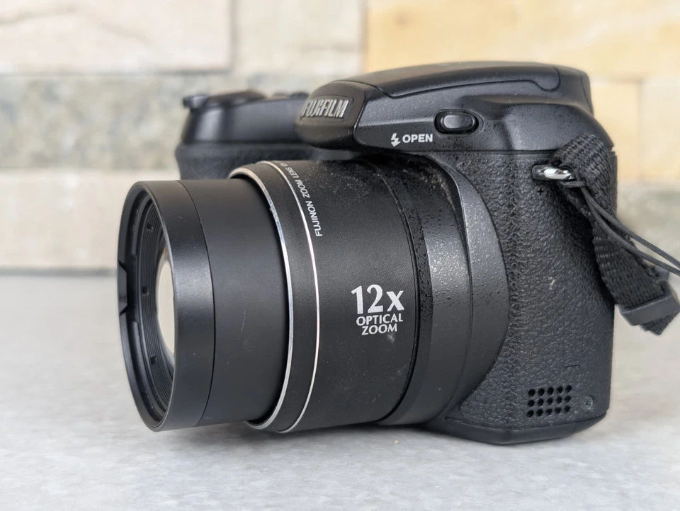 Fujifilm FinePix S1000 FD 10.0MP Digital Camera Black Tested !! PLS READ !! - Image 3 of 4