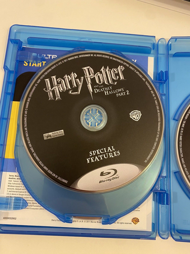 Harry Potter and the Deathly Hallows Part 2 Blu-Ray Limited Edition 4241 of 5500 - Picture 14 of 20