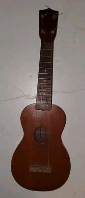 Beautiful 1930s mahogany Washburn 4 String model 5315 ukulele