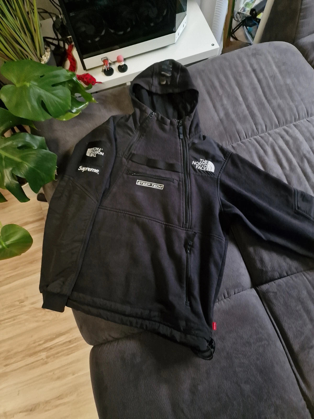 Sweat shirt à capuche technique raide 1/1 rare Supreme x The North Face polaire noir