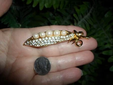Vintage gold tone - faux pearl, rhinestone - PEA POD PIN - vegetable brooch 