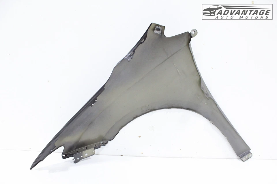 Chrysler Voyager 2020-2024 panel de cubierta de guardabarros delantero derecho del lado del pasajero OEM Foto 3 de 4