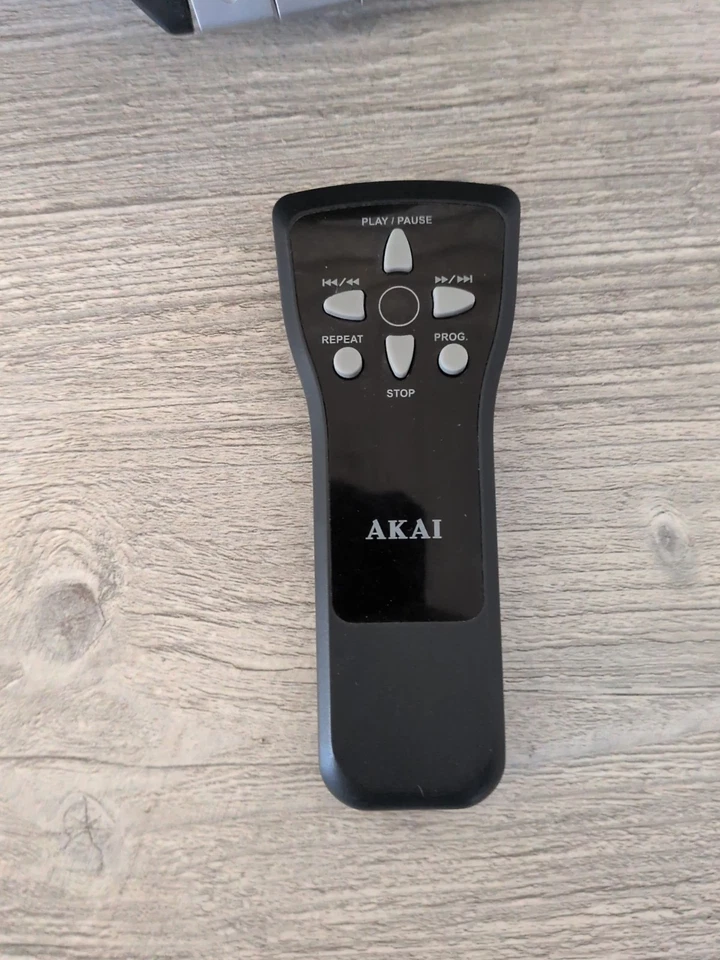 Gravador cassete rádio CD/com controle remoto Akai modelo CSDV6R - Testado - Imagem 3 de 4