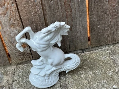 Vintage weiß glasierte Porzellanfigur aufbäumendes Pferd Hengst 26,5 cm - Bild 1 von 4