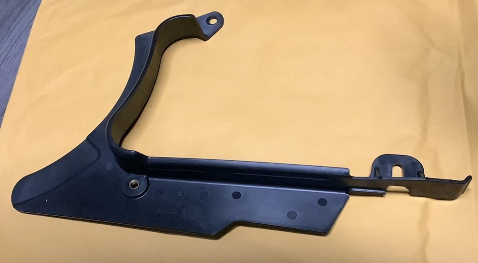 PROTECTOR DE CINTURÓN INFERIOR HARLEY DAVIDSON SOFTAIL OEM NEGRO 60452-07 Foto 2 de 3