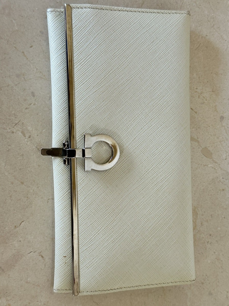 Authentic FERRAGAMO Ivory Saffiano Leather Gancini Wallet  display picture 3