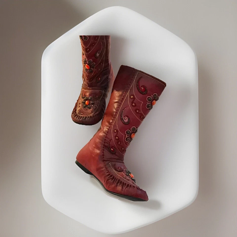 Botas Bohemian DOLLHOUSE Imitación Cuero Granate Cuentas Talla 7 Foto 3 de 4