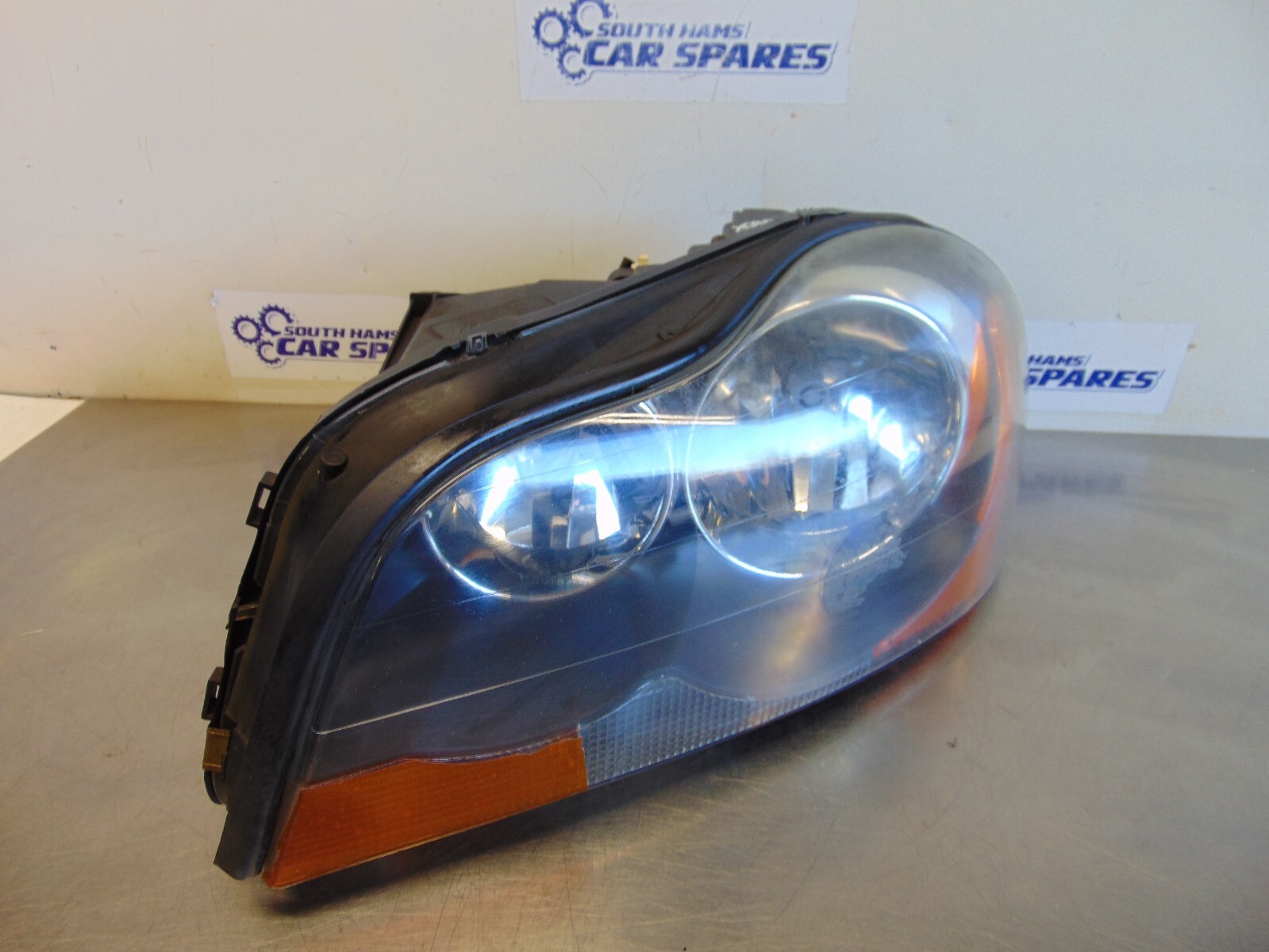 Av532 Volvo Xc90 Left Side Halogen Headlamp RHD 31290888 for sale  