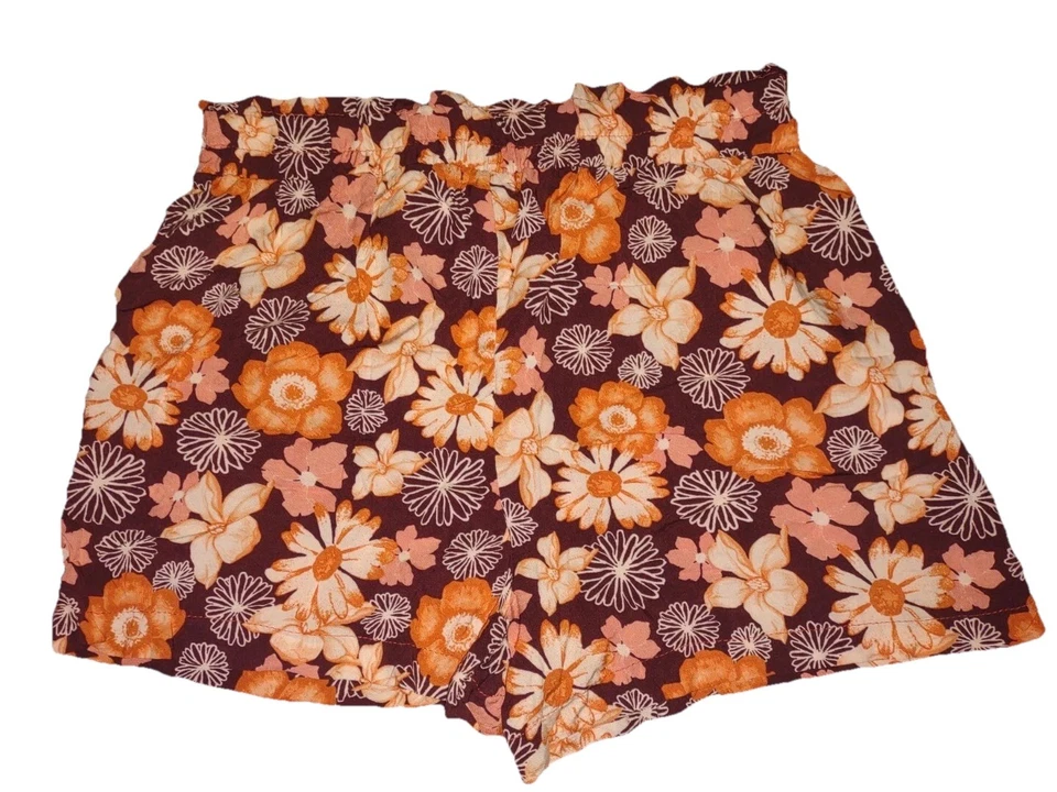 Pantalones cortos Rue 21 Paperbag estampado floral para mujer talla S nuevos sin etiquetas Foto 2 de 3