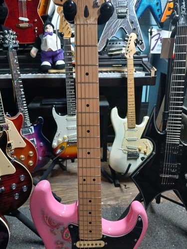 Fender-MadeinUSA-NOT-great pretender  PAISLEY-left hand neck finish this project - Picture 4 of 8