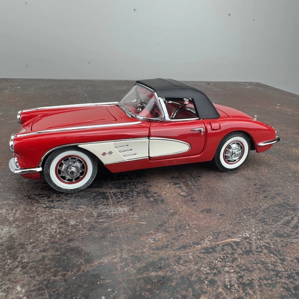 Danbury Mint 1960 Corvette 1:24 Diecast w/ Box - ROMAN RED - Limited - Image 2 of 4