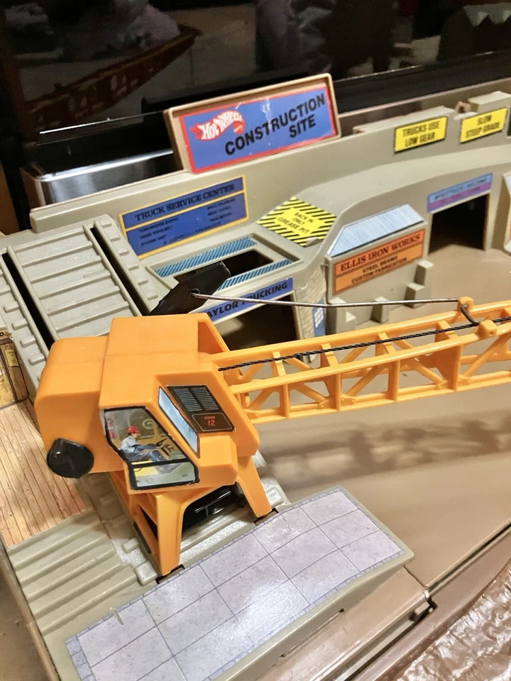 Mattel Hot Wheels City & Construction Site Sto N Go Lot Of 2 Playsets 1980 & 82 - Image 4 of 4